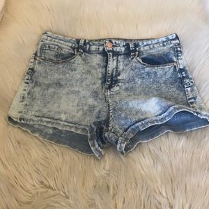 No Boundaries high rise acid wash shorts.